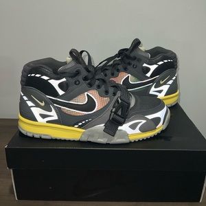 NKE AIR TRAINER 1 SP